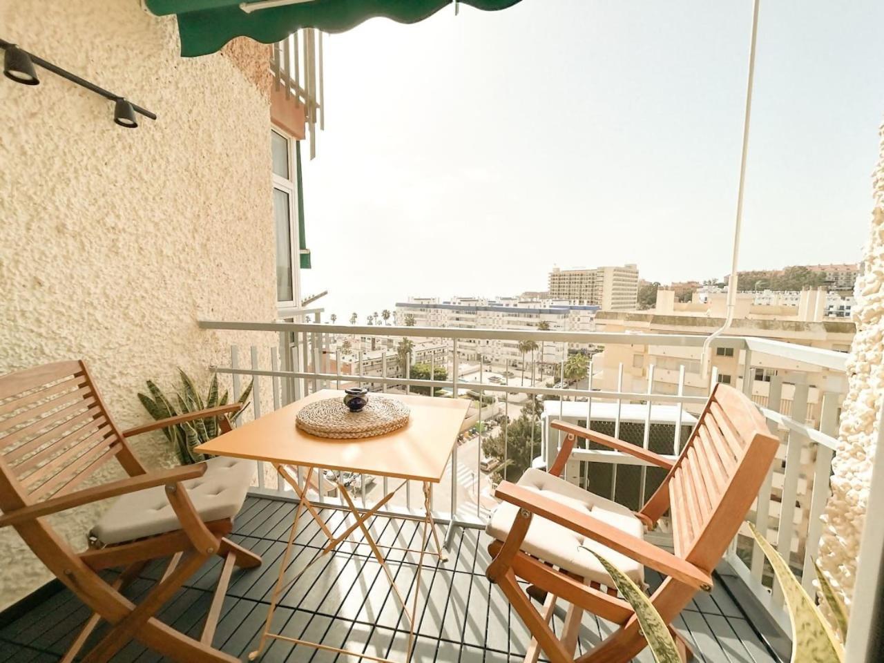 Indigo Tiny Apartment Benalmadena Bagian luar foto