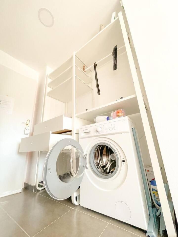 Indigo Tiny Apartment Benalmadena Bagian luar foto