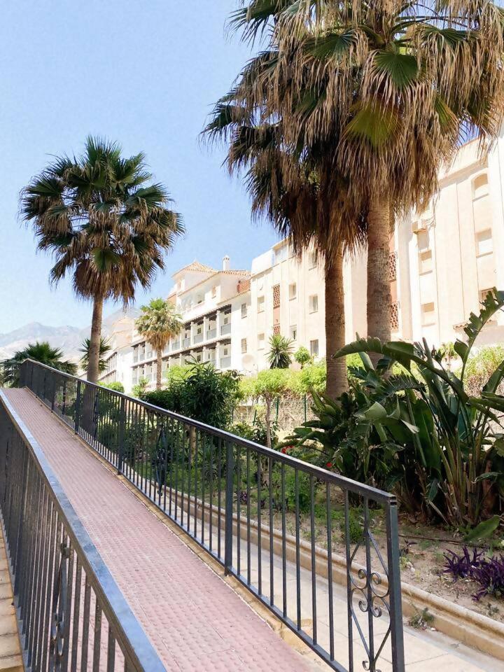 Indigo Tiny Apartment Benalmadena Bagian luar foto