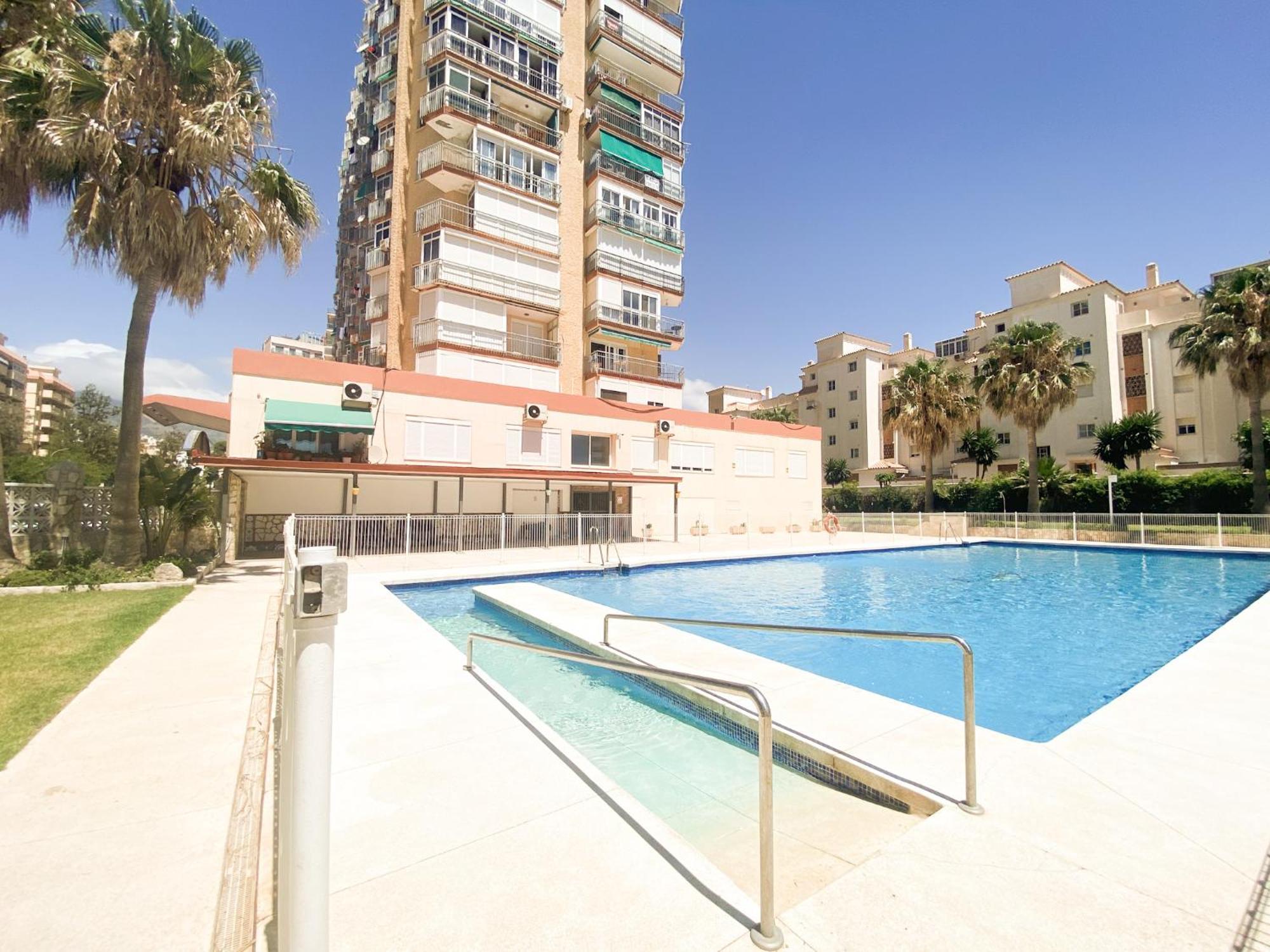 Indigo Tiny Apartment Benalmadena Bagian luar foto